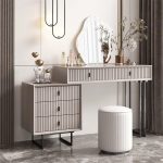 Kahraman Marangoz Makyaj Masası